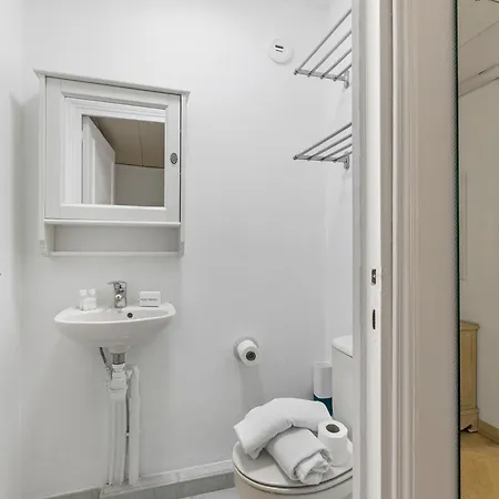 Daturas Bright Apt With Balcony - Happy Rentals *